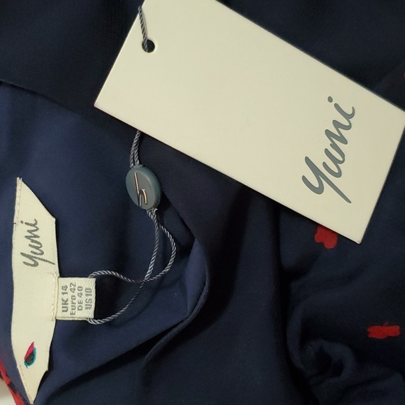 Yumi Long Sleeve Shift Dress in Leaf Border Print Navy Red - Picture 10 of 11